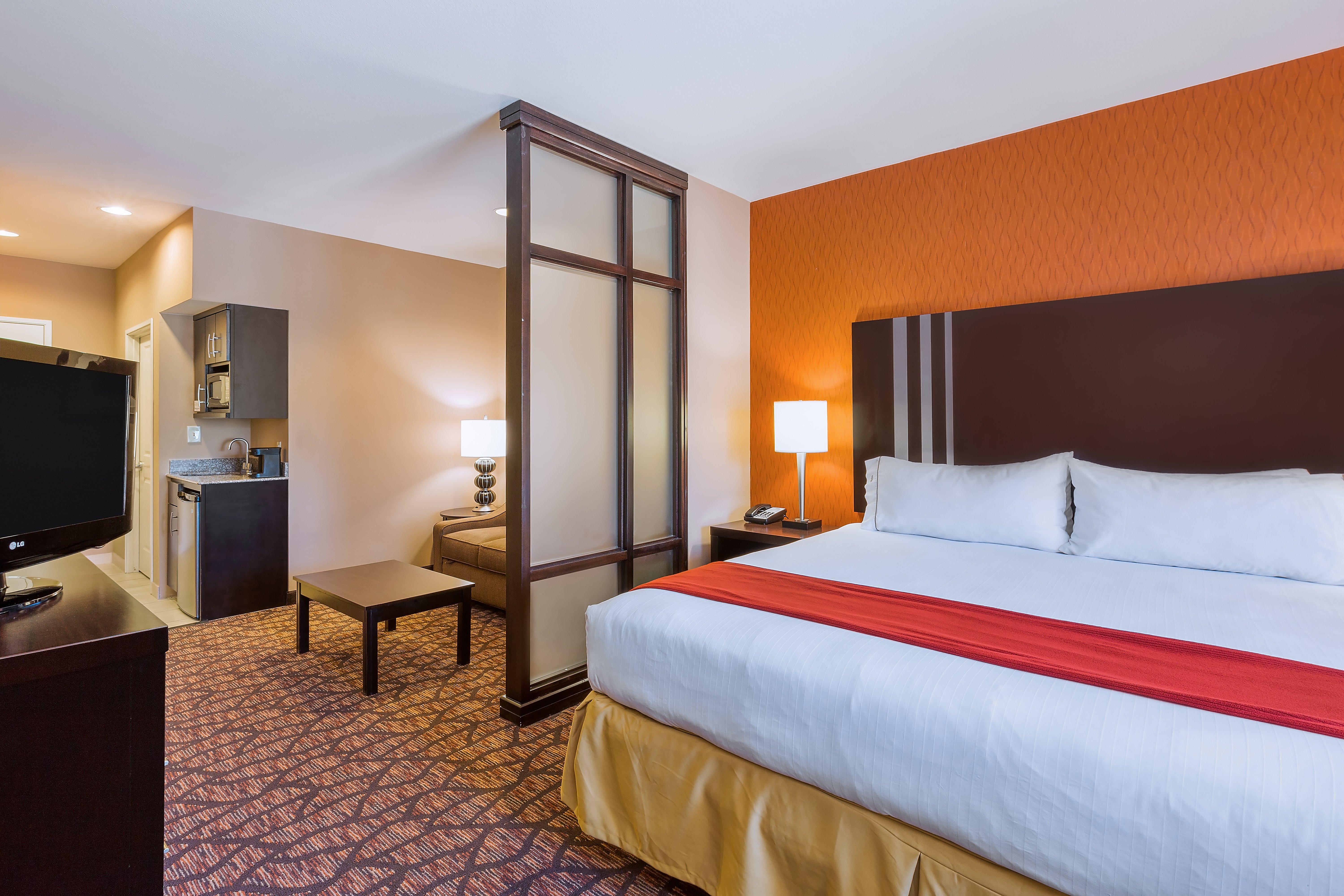 Holiday Inn Express And Suites Alpine By Ihg Exterior foto