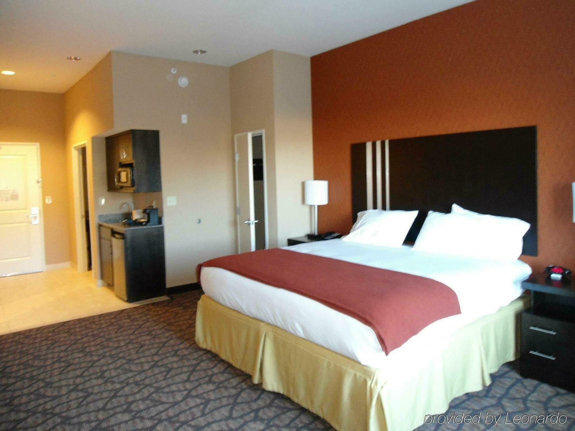Holiday Inn Express And Suites Alpine By Ihg Exterior foto